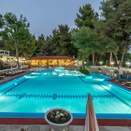 Ξενοδοχείο Porfi 3*