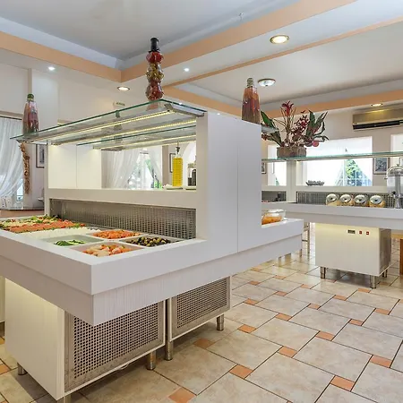 Hotel Porfi 3*