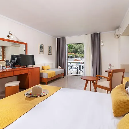 Porfi Hotel 3*