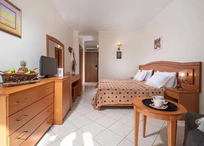 Porfi Hotel 3*