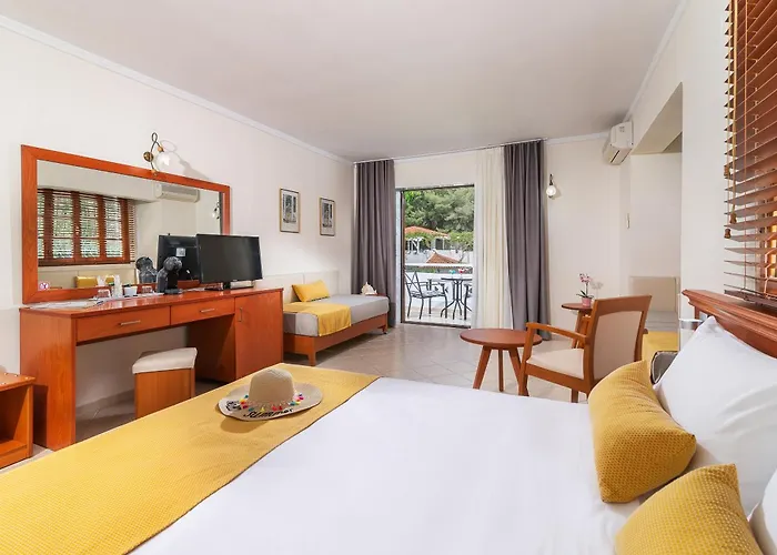 Porfi Hotel 3*